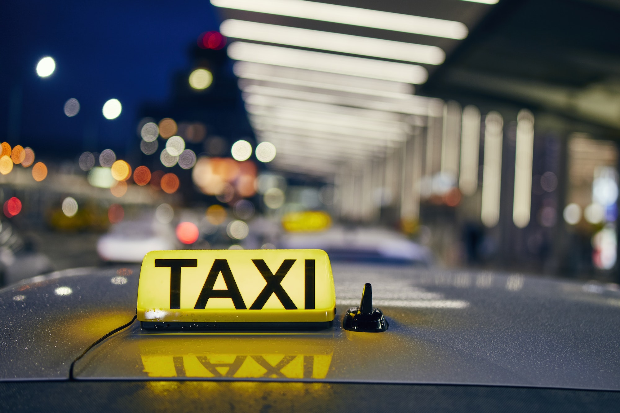 Lighting taxi sign